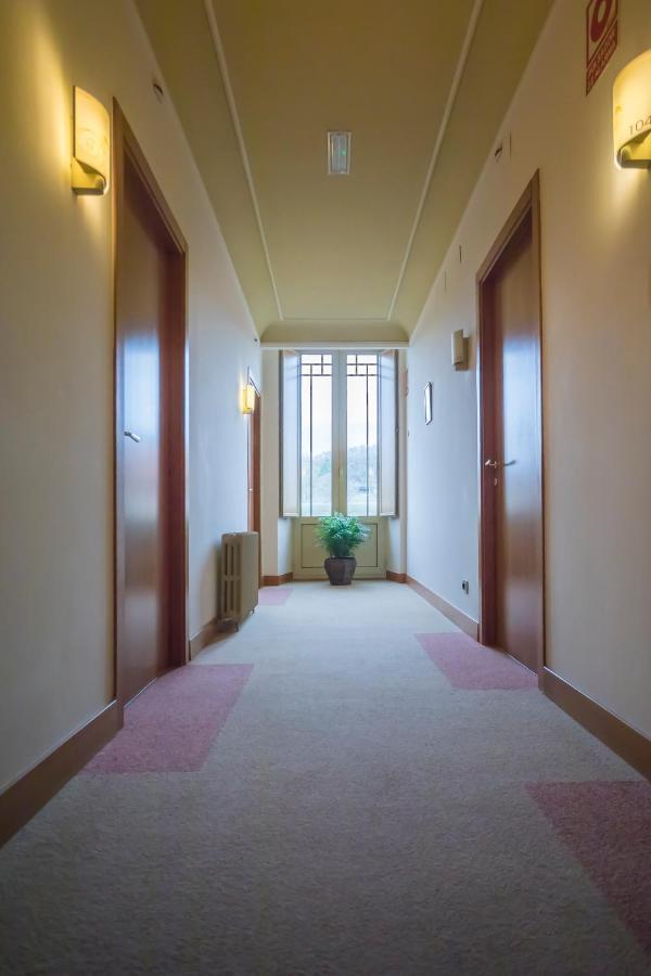 Hotel Roma ซาร์เรีย ภายนอก รูปภาพ