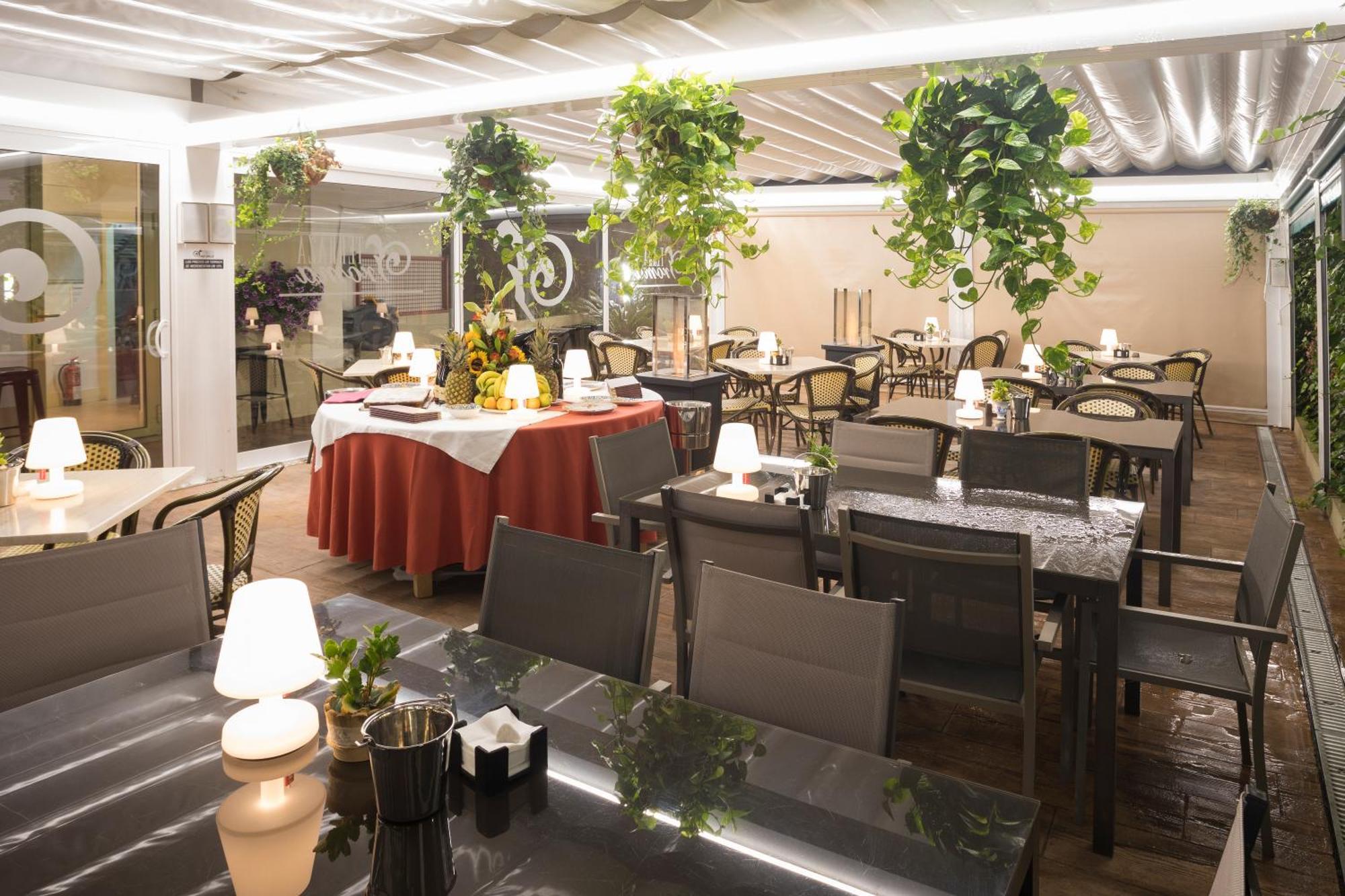 Hotel Roma ซาร์เรีย ภายนอก รูปภาพ